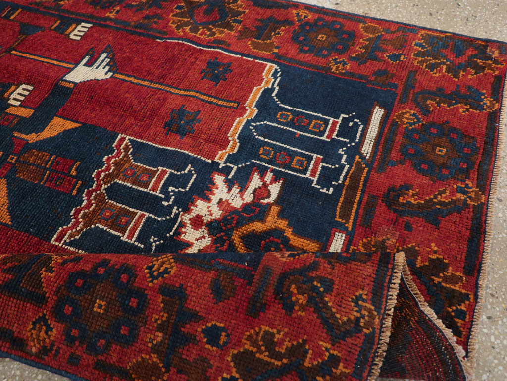 Vintage Persian Pictorial Bakhtiari Accent Rug, No.28364 - Gsblank