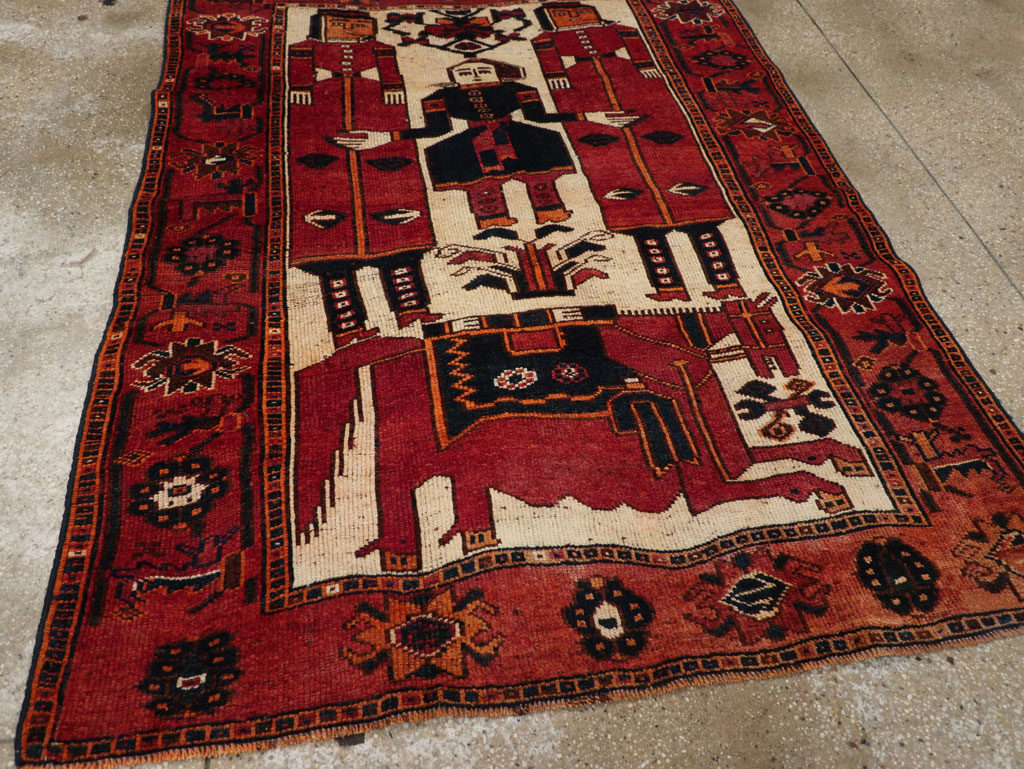 Vintage Persian Bakhtiari Pictorial Rug, No.28365 - Gsblank
