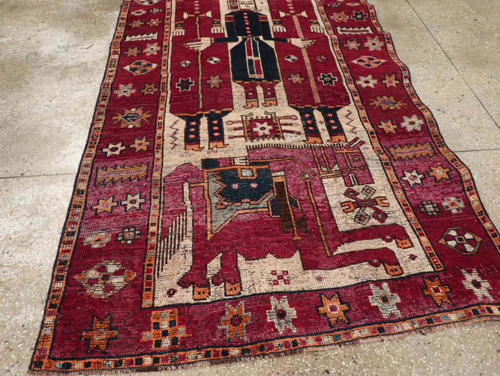 Vintage Persian Bakhtiari Pictorial Rug, No.28370 - Gsblank