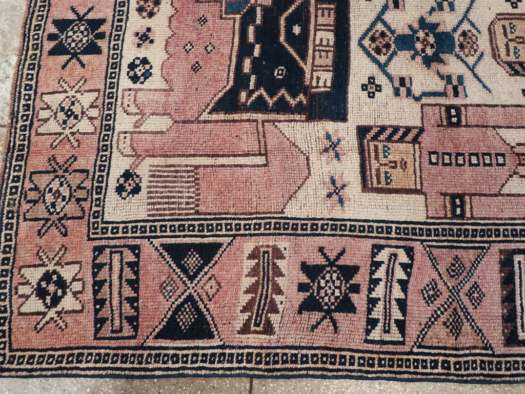 Vintage Persian Bakhtiari Rug, No.28371 - Gsblank