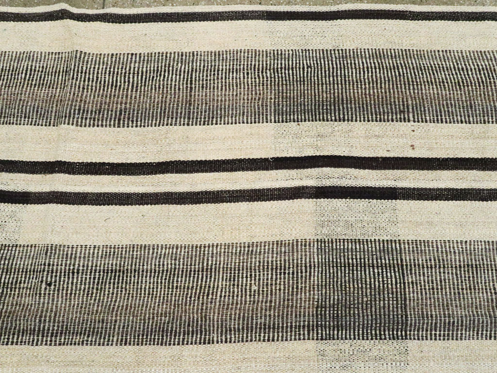 Vintage Persian Flatweave Kilim Room Size Carpet, No.28375 - Gsblank