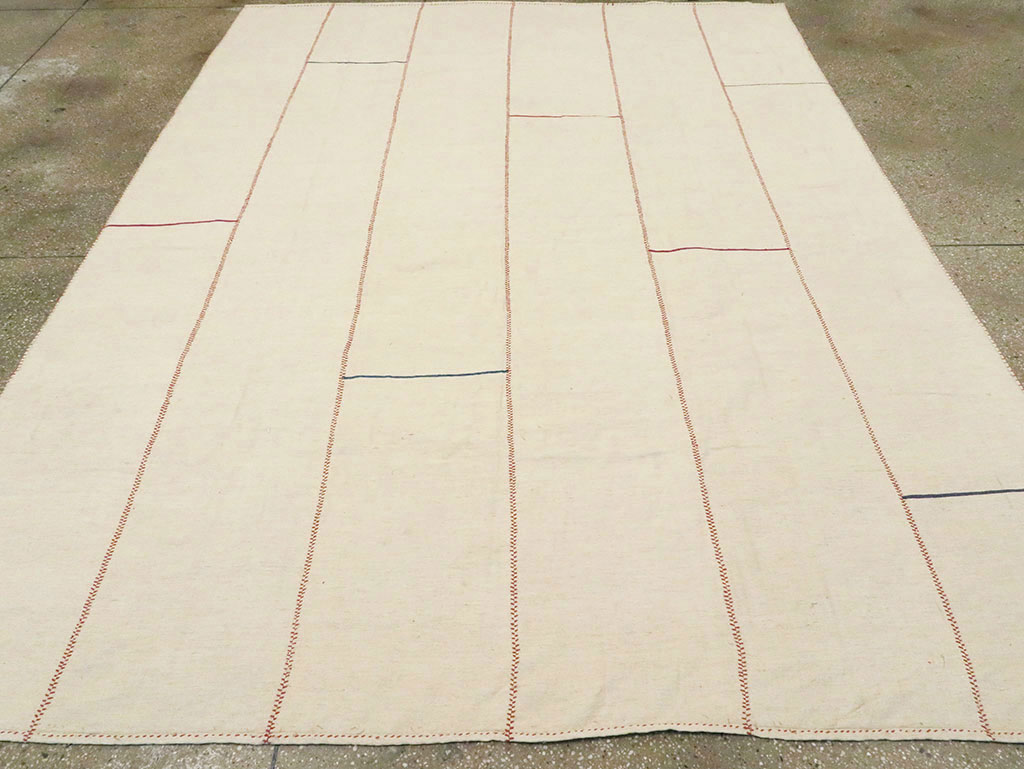 Contemporary Persian Flatweave Kilim Accent Rug, No.28376 - Gsblank