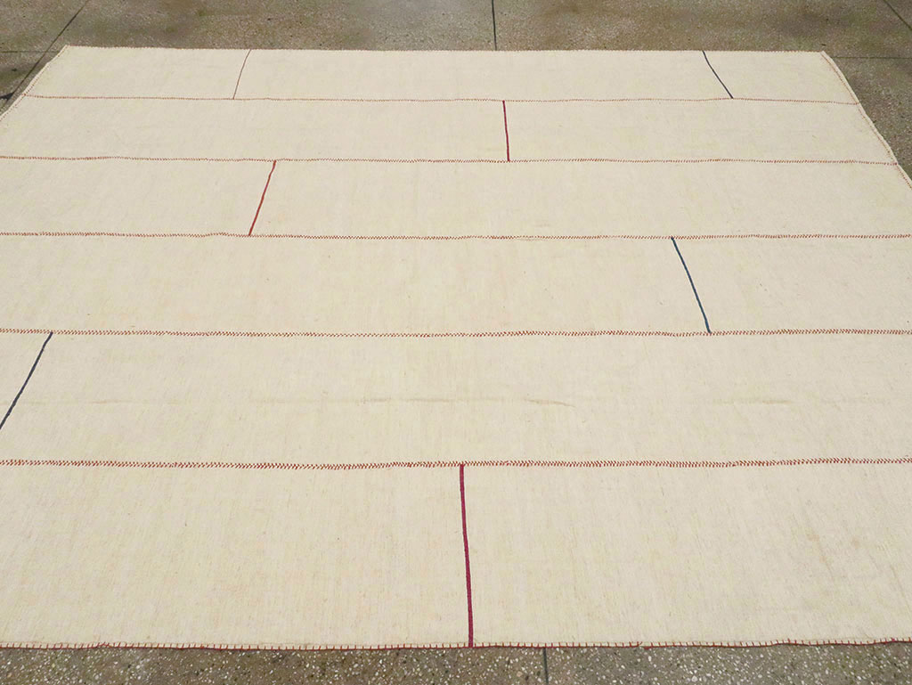 Contemporary Persian Flatweave Kilim Accent Rug, No.28376 - Gsblank