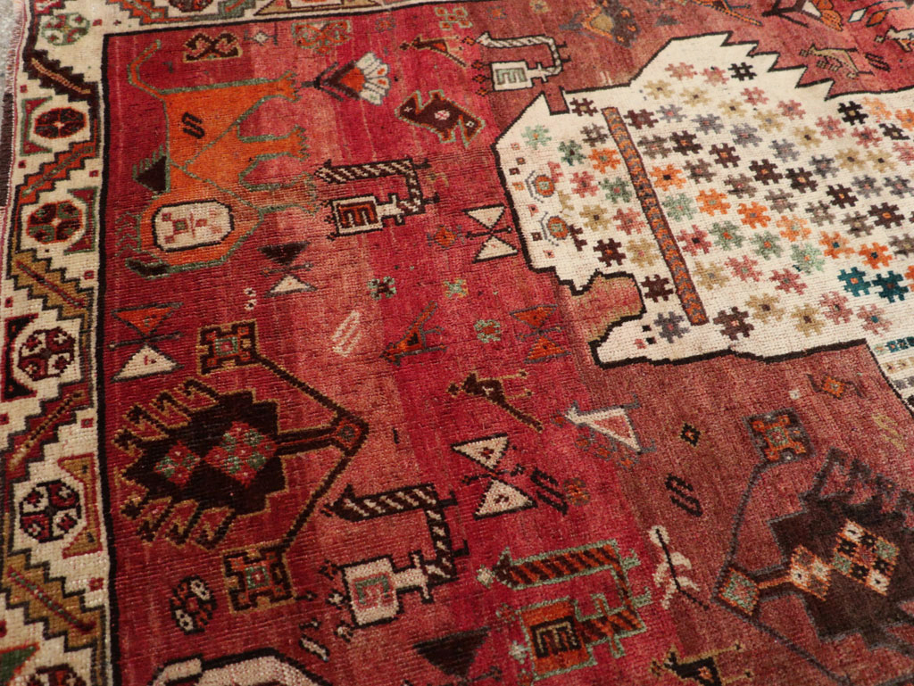 Vintage Persian Qashqai Pictorial Throw Rug, No.28434 - Gsblank