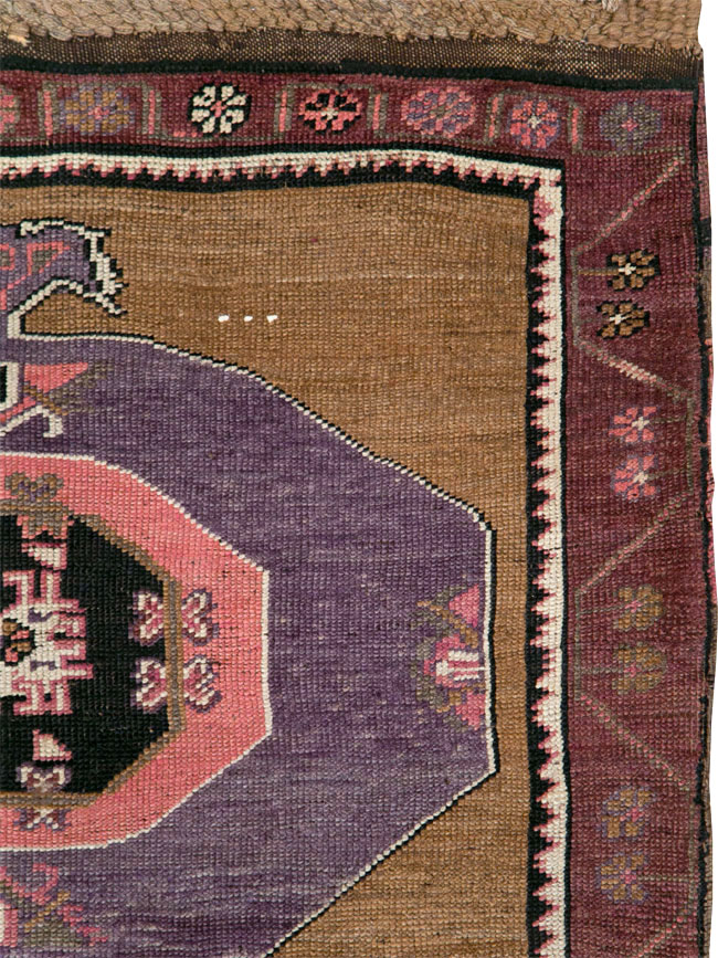 Vintage Turkish Anatolian Long Gallery Carpet, No.28458 - Gsblank