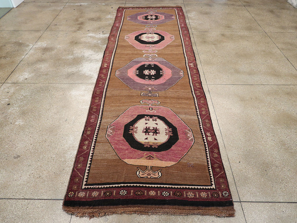 Vintage Turkish Anatolian Long Gallery Carpet, No.28458 - Gsblank