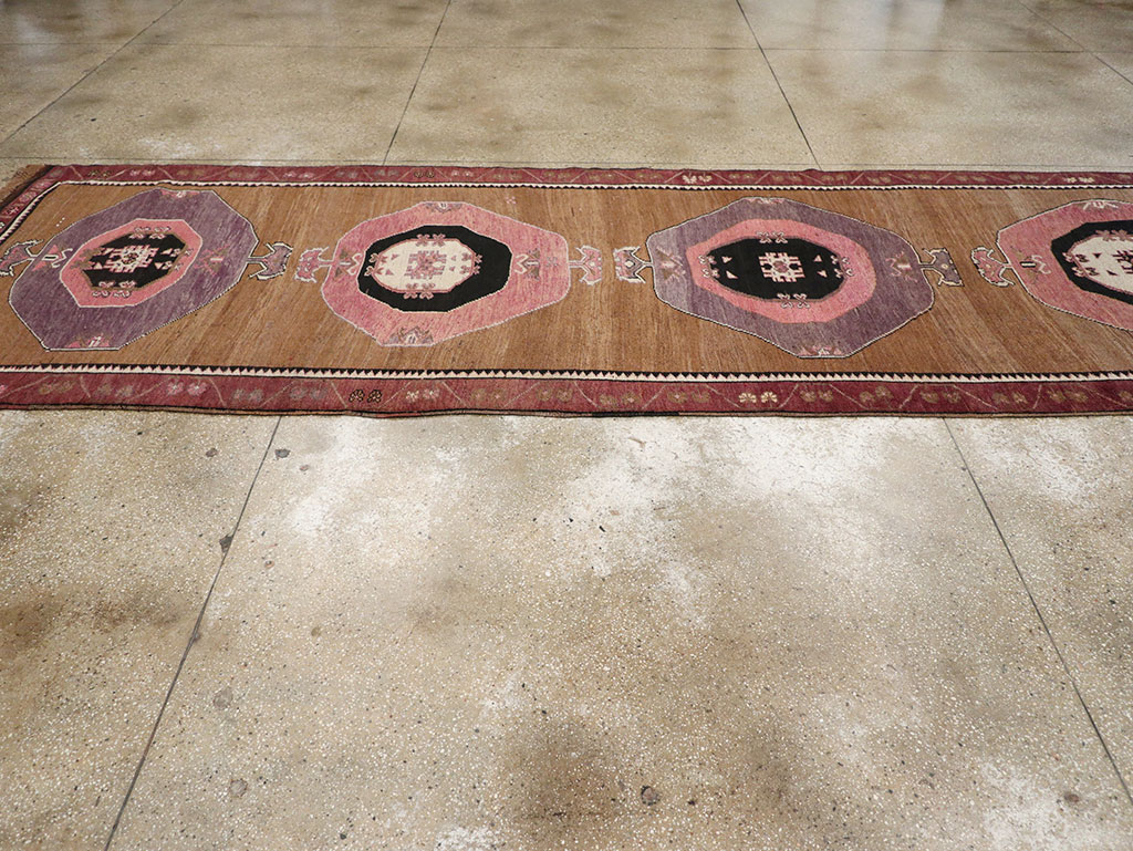Vintage Turkish Anatolian Long Gallery Carpet, No.28458 - Gsblank