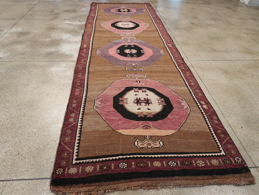 Vintage Turkish Anatolian Long Gallery Carpet, No.28458 - Gsblank