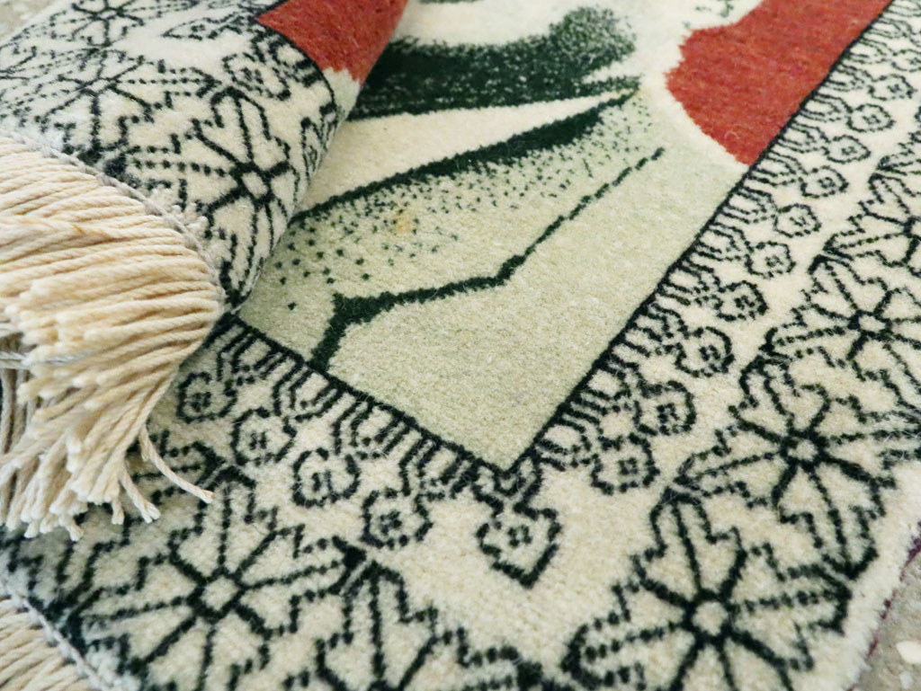 Vintage Persian Tabriz Pictorial Rug, No.28490 - Gsblank