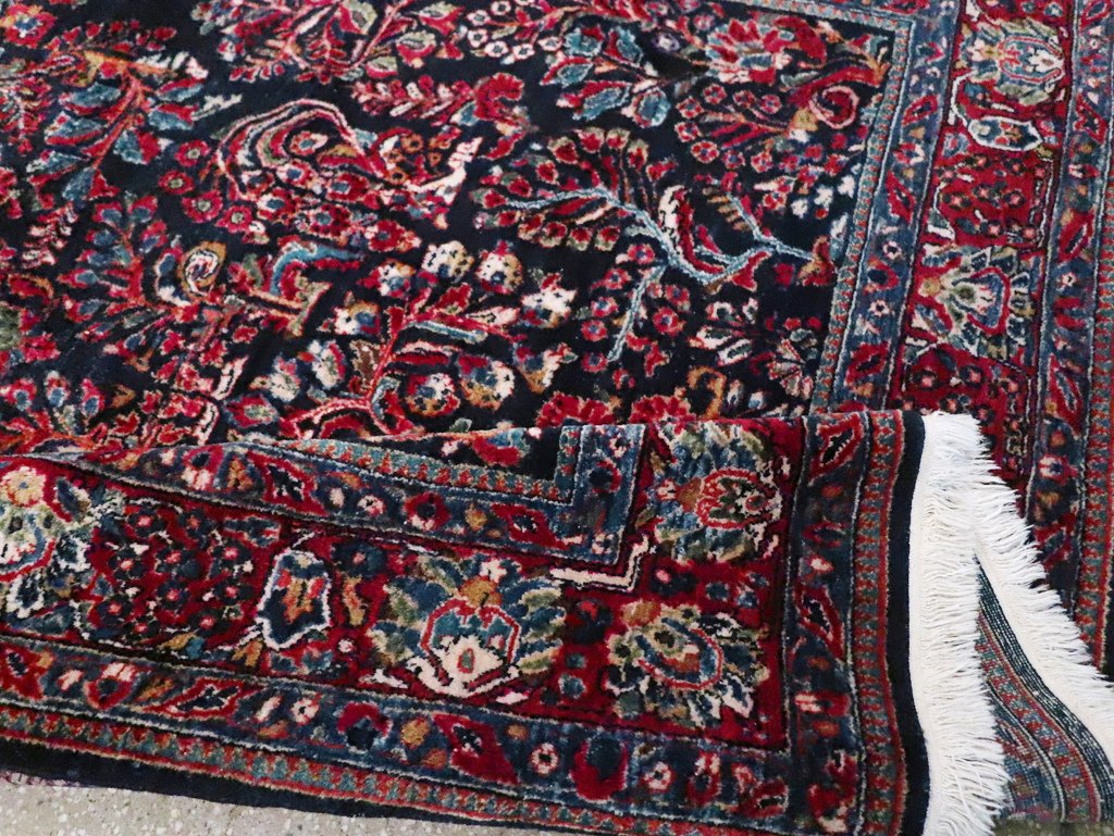 Antique Persian Sarouk Carpet, No.28497 - Gsblank
