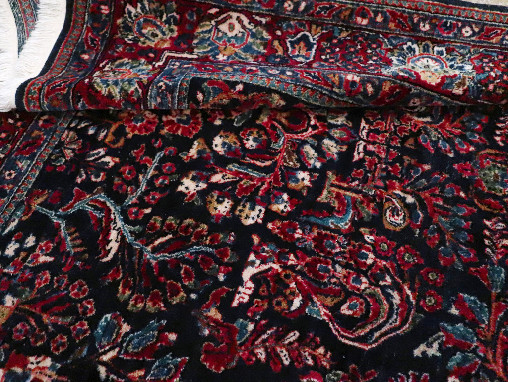 Antique Persian Sarouk Carpet, No.28497 - Gsblank