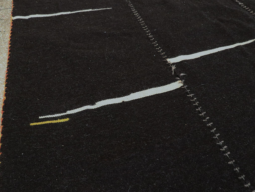 Contemporary Persian Flatweave Kilim Accent Rug, No.28542 - Gsblank