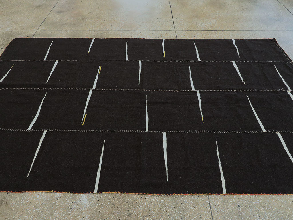 Contemporary Persian Flatweave Kilim Accent Rug, No.28542 - Gsblank