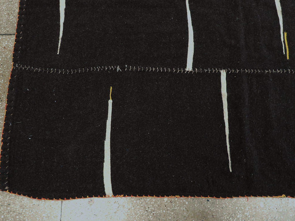 Contemporary Persian Flatweave Kilim Accent Rug, No.28542 - Gsblank