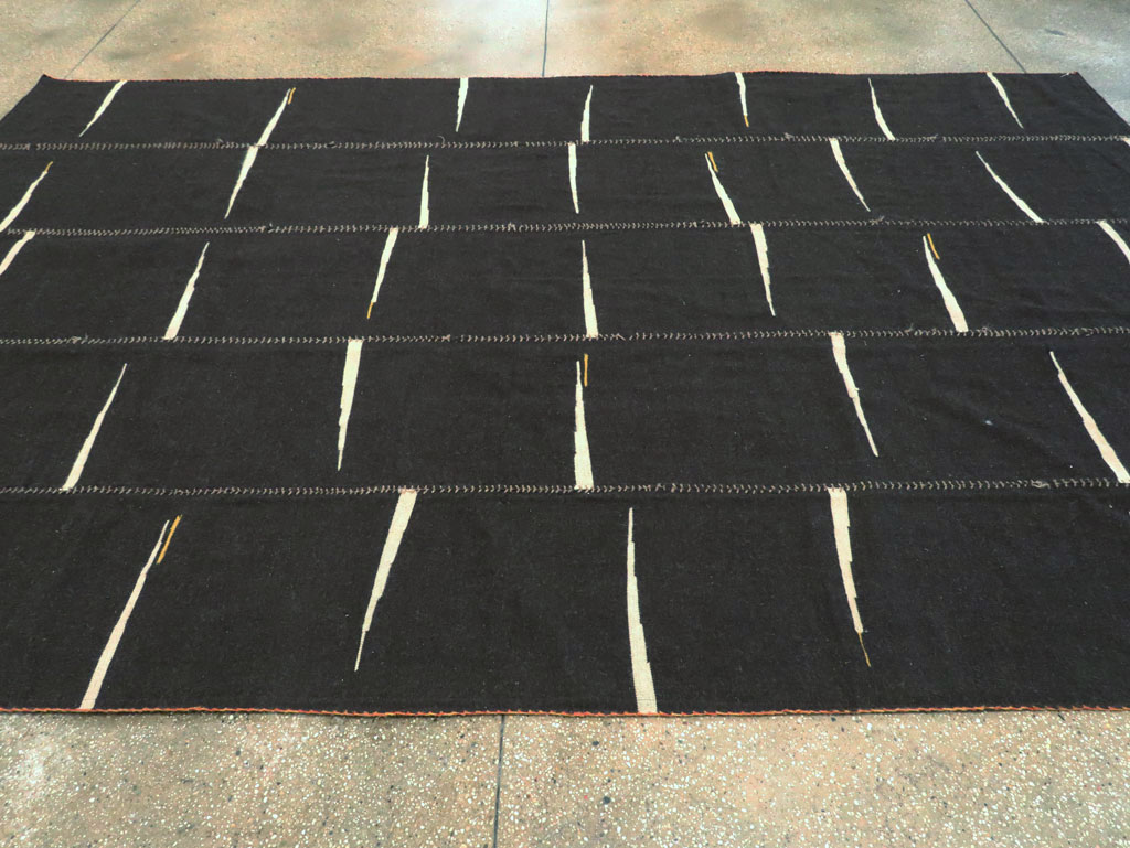 Contemporary Persian Flatweave Kilim Room Size Carpet, No.28561 - Gsblank