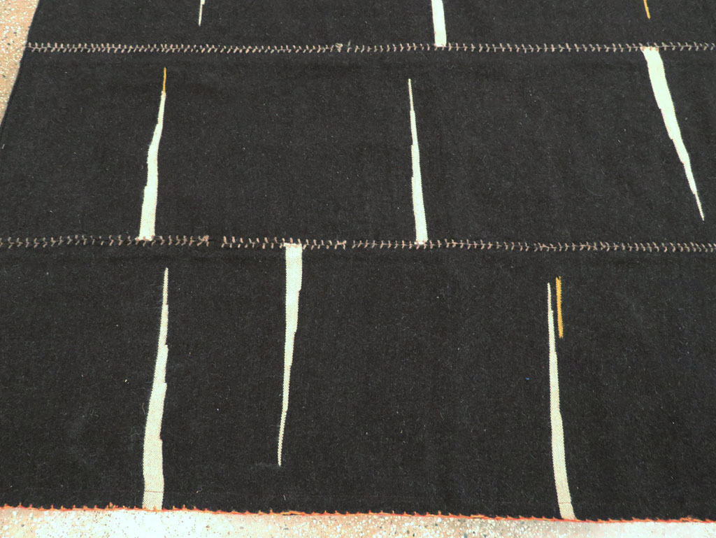 Contemporary Persian Flatweave Kilim Room Size Carpet, No.28561 - Gsblank