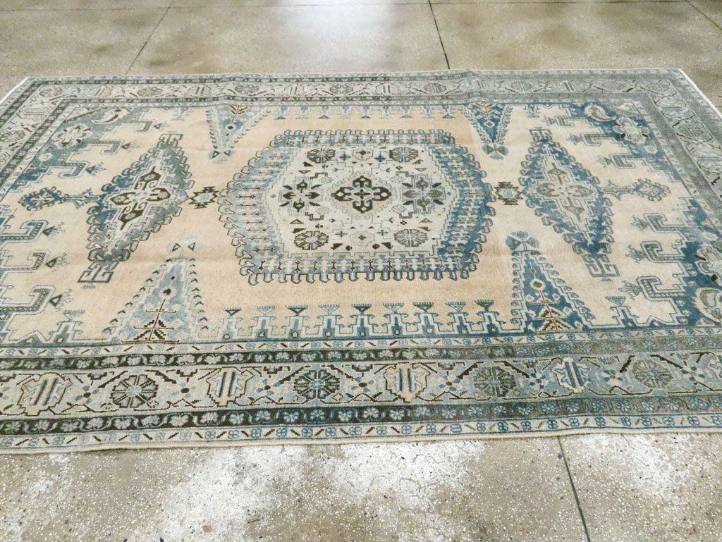 Vintage Persian Veece Accent Carpet, No.28843 - Gsblank