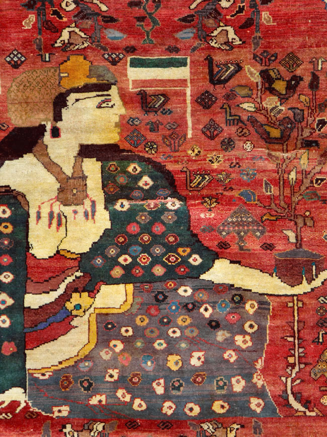 Vintage Persian Shiraz Pictorial Accent Carpet, No.28873 - Gsblank