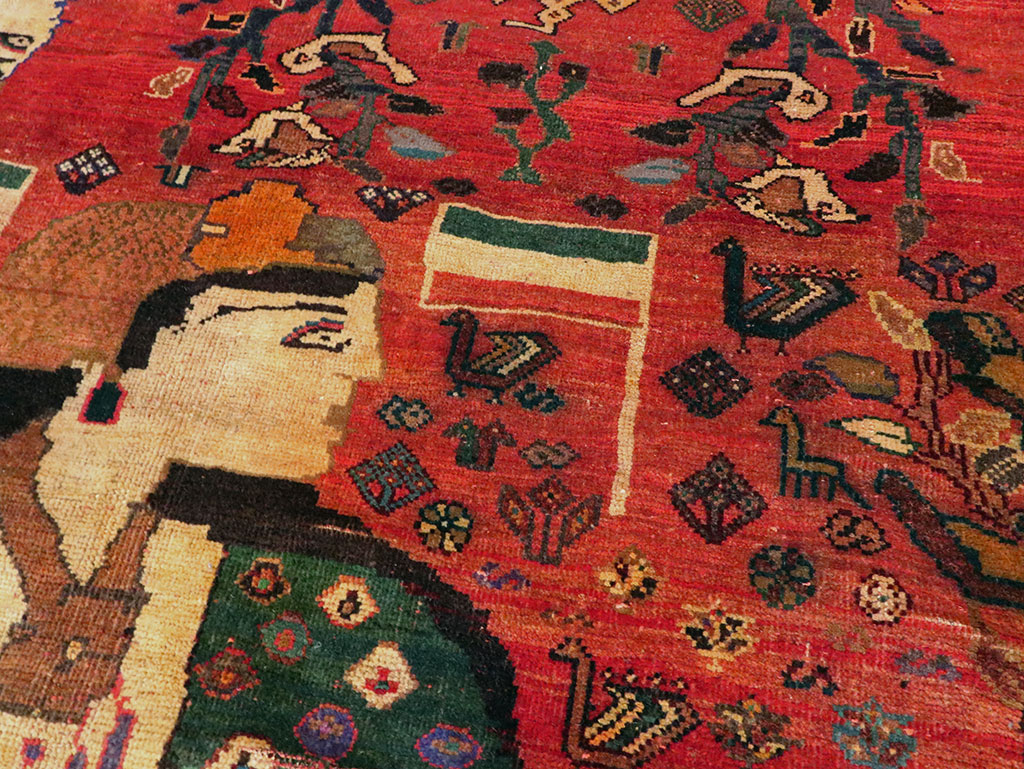 Vintage Persian Shiraz Pictorial Accent Carpet, No.28873 - Gsblank