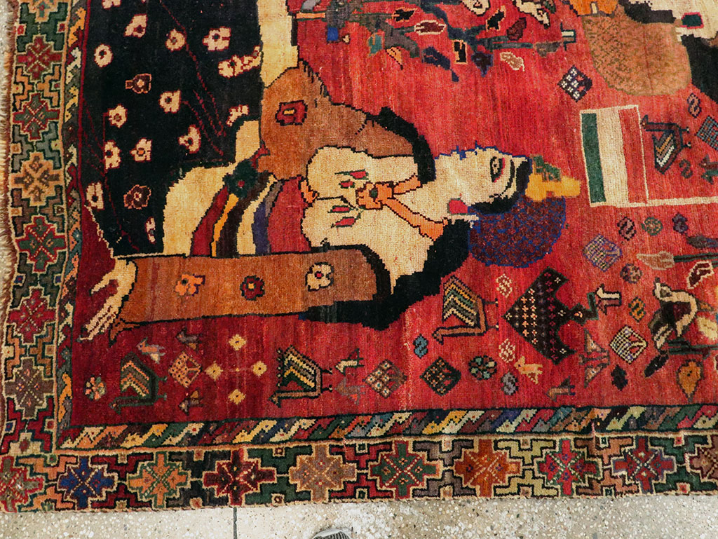 Vintage Persian Shiraz Pictorial Accent Carpet, No.28873 - Gsblank