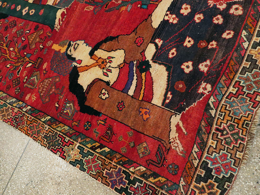 Vintage Persian Shiraz Pictorial Accent Carpet, No.28873 - Gsblank