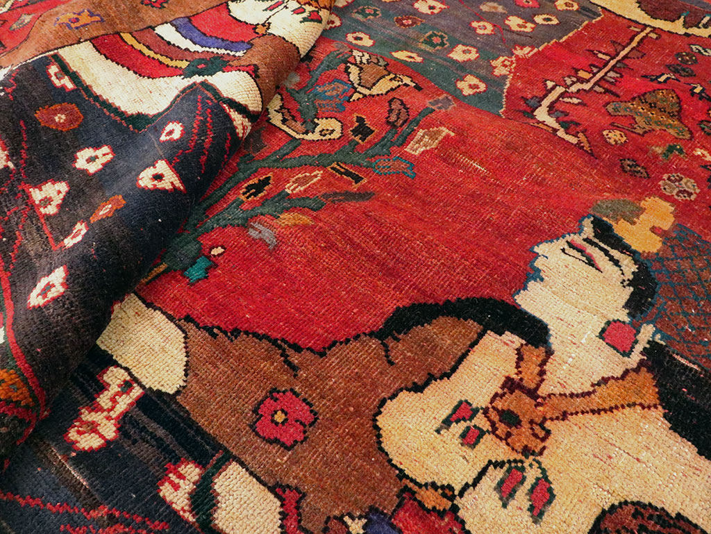 Vintage Persian Shiraz Pictorial Accent Carpet, No.28873 - Gsblank