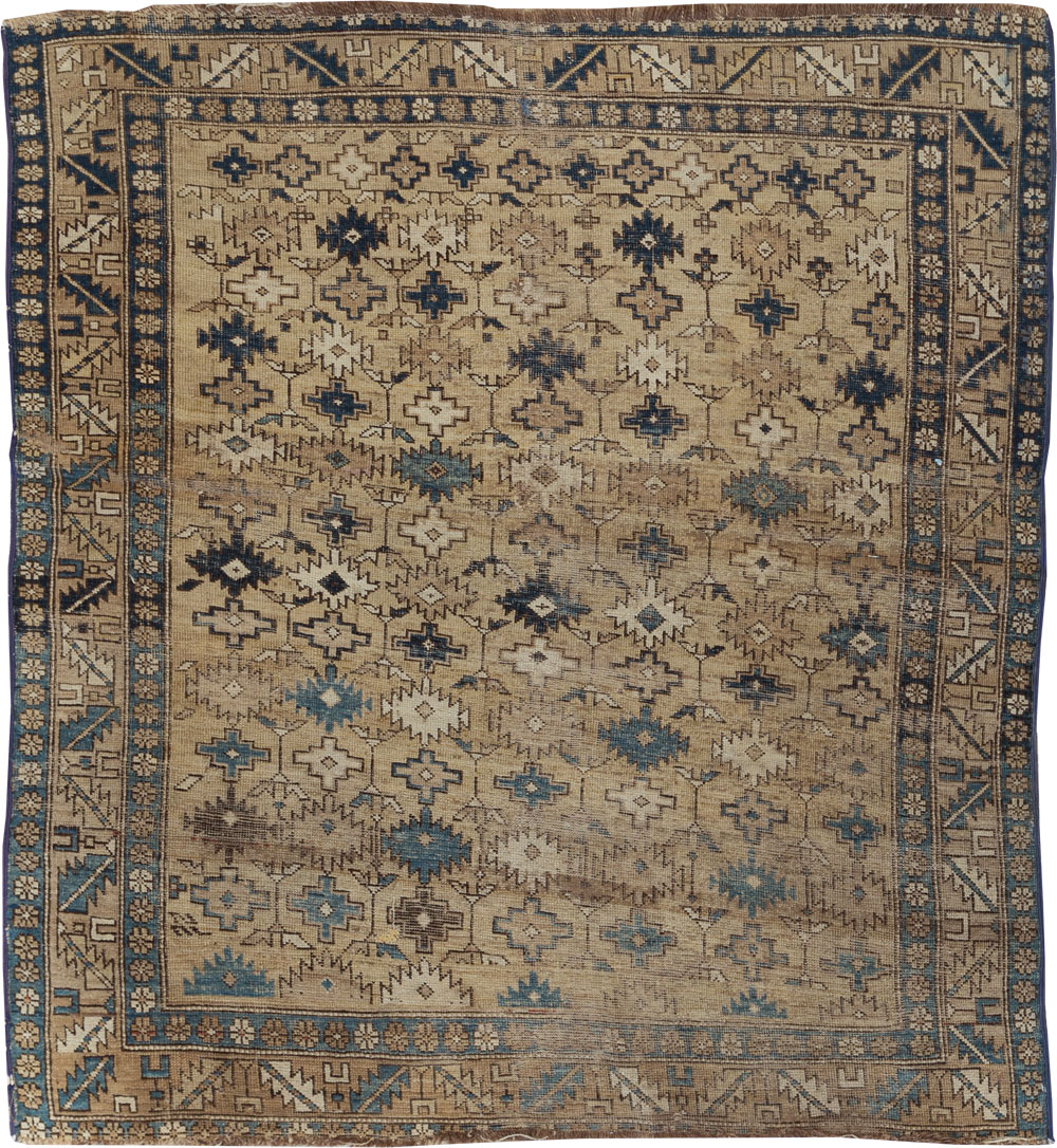 Distressed Antique Caucasian Shirvan Square Accent Rug, No.28894 - Gsblank