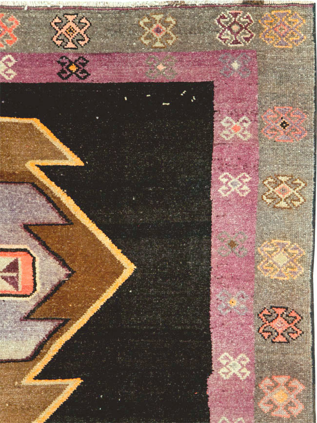 Vintage Turkish Anatolian Gallery Carpet, No.28907 - Gsblank