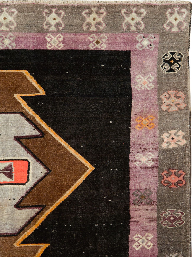 Vintage Turkish Anatolian Gallery Carpet, No.28907 - Gsblank