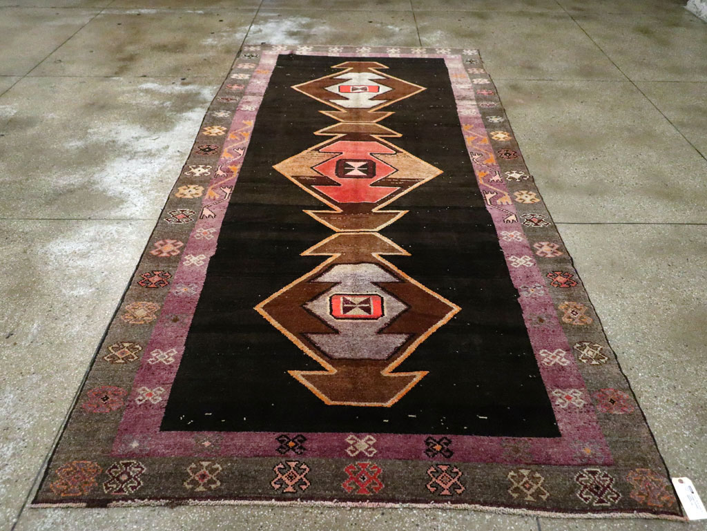 Vintage Turkish Anatolian Gallery Carpet, No.28907 - Gsblank