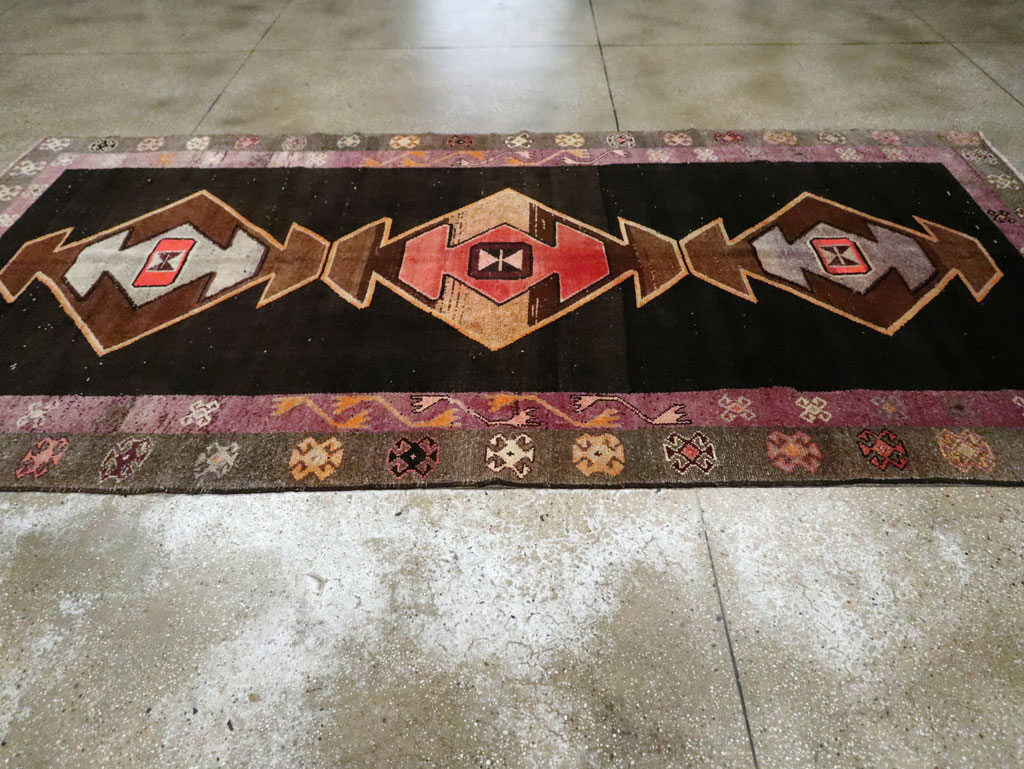 Vintage Turkish Anatolian Gallery Carpet, No.28907 - Gsblank
