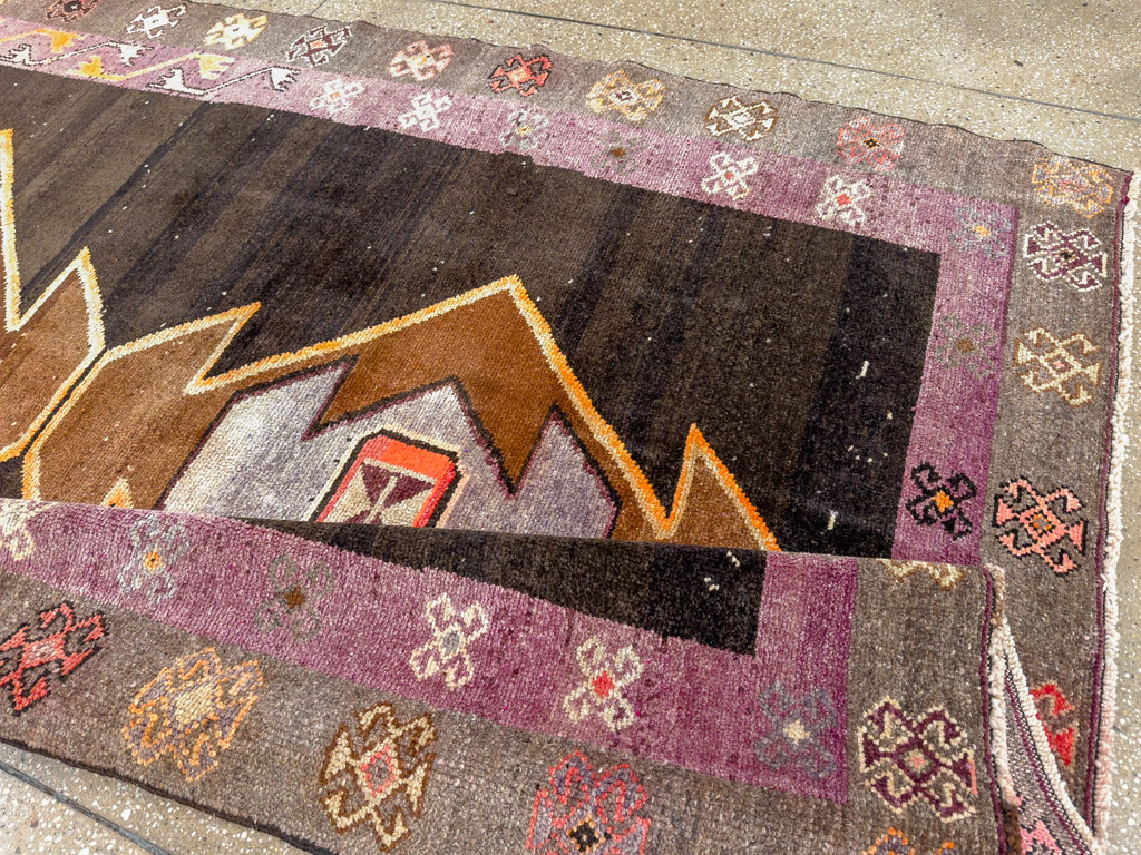 Vintage Turkish Anatolian Gallery Carpet, No.28907 - Gsblank