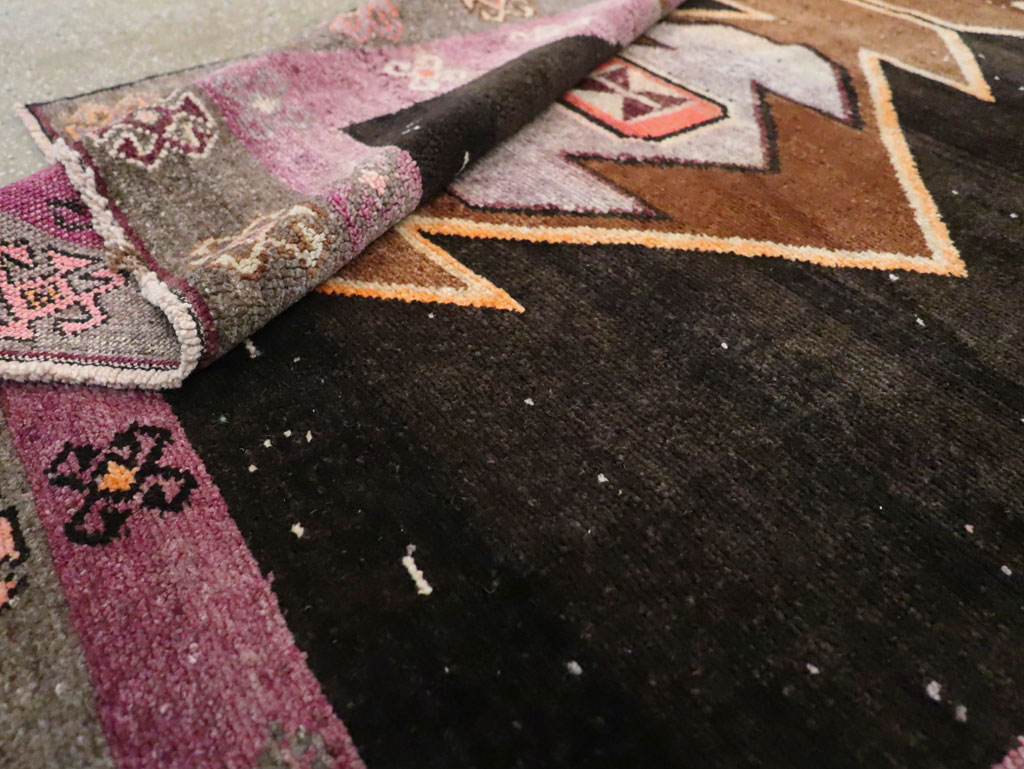 Vintage Turkish Anatolian Gallery Carpet, No.28907 - Gsblank