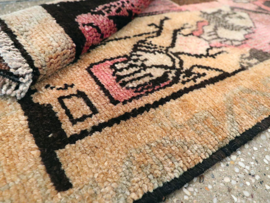 Vintage Turkish Pictorial Anatolian Throw Rug, No.28909 - Gsblank