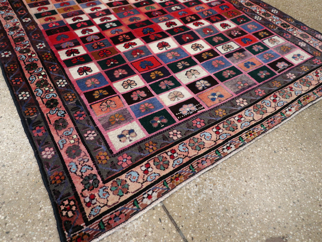 Vintage Persian Mahal Rug, No.28913 - Gsblank