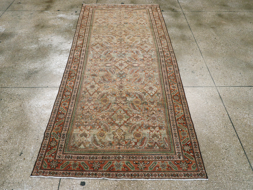 Antique Persian Mahal Gallery Rug, No.28931 - Gsblank