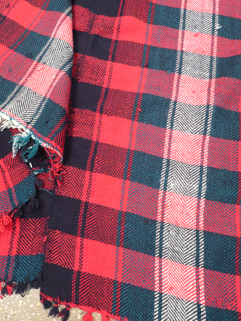 Vintage Persian Square Textile, No.28944 - Gsblank