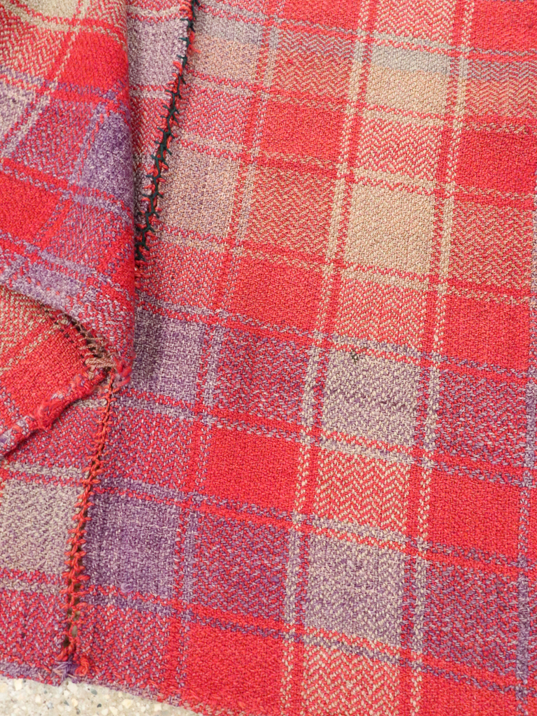 Vintage Persian Square Textile, No.28946 - Gsblank