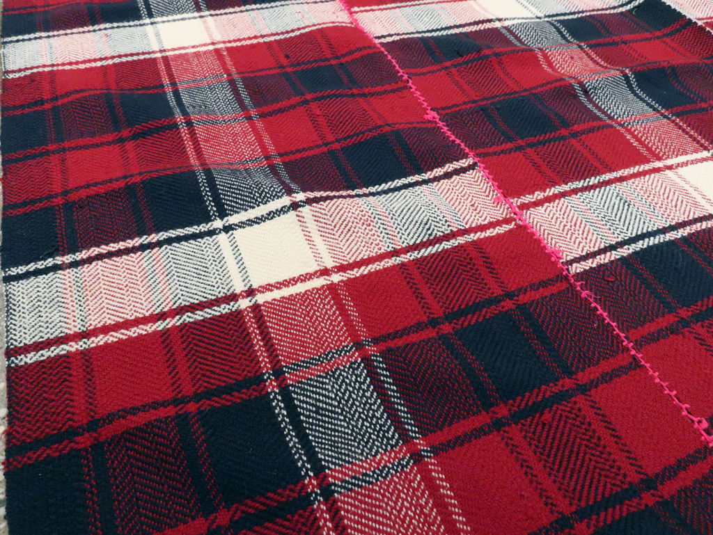 Vintage Persian Square Textile, No.28959 - Gsblank