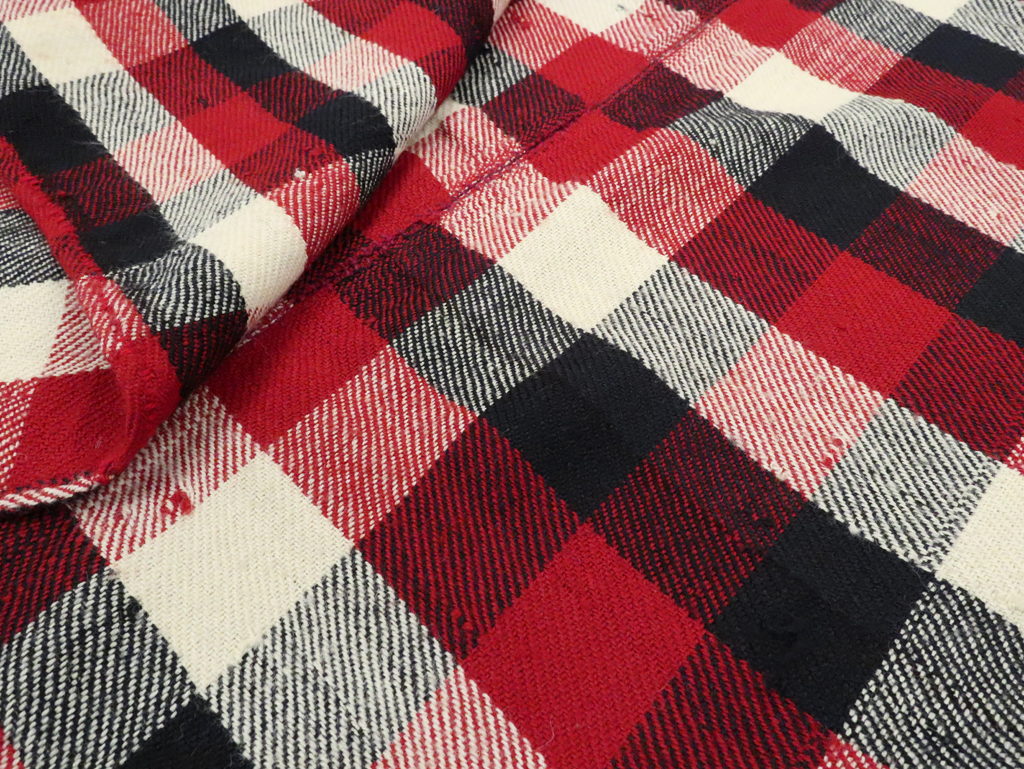 Vintage Persian Square Textile, No.28962 - Gsblank