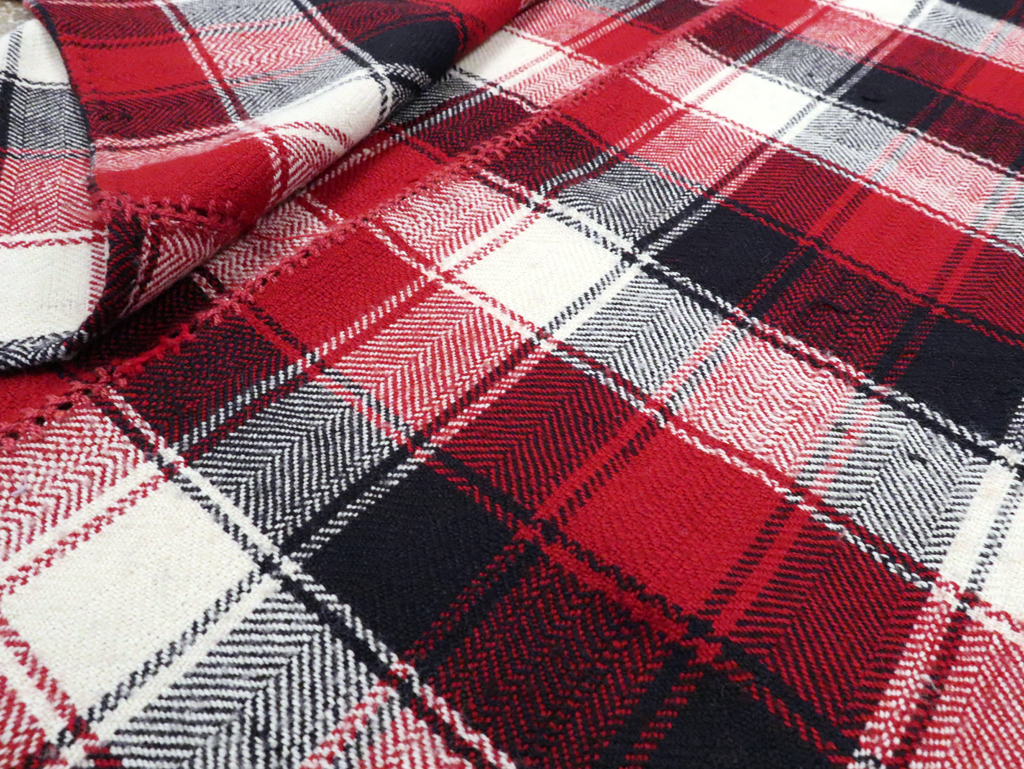 Vintage Persian Square Textile, No.28968 - Gsblank