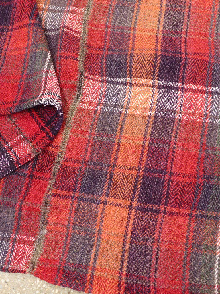 Vintage Persian Square Textile, No.28972 - Gsblank