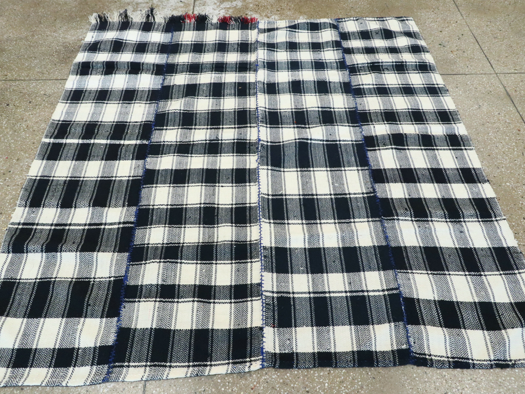 Vintage Persian Square Textile, No.29000 - Gsblank