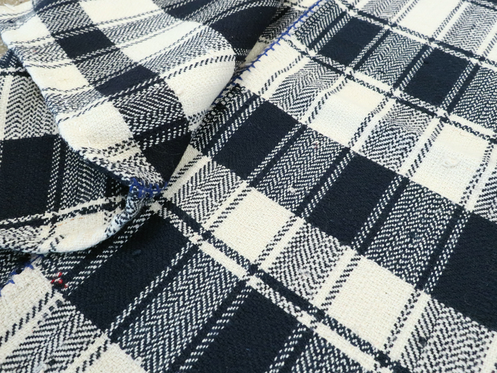 Vintage Persian Square Textile, No.29000 - Gsblank