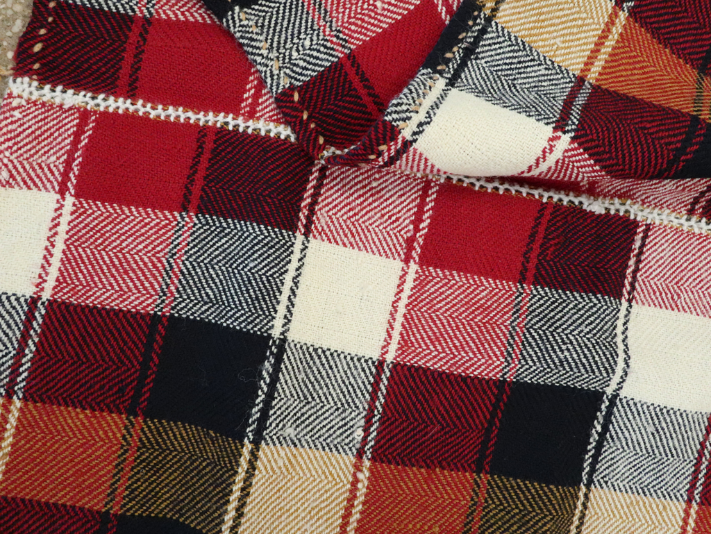 Vintage Persian Square Textile, No.29014 - Gsblank