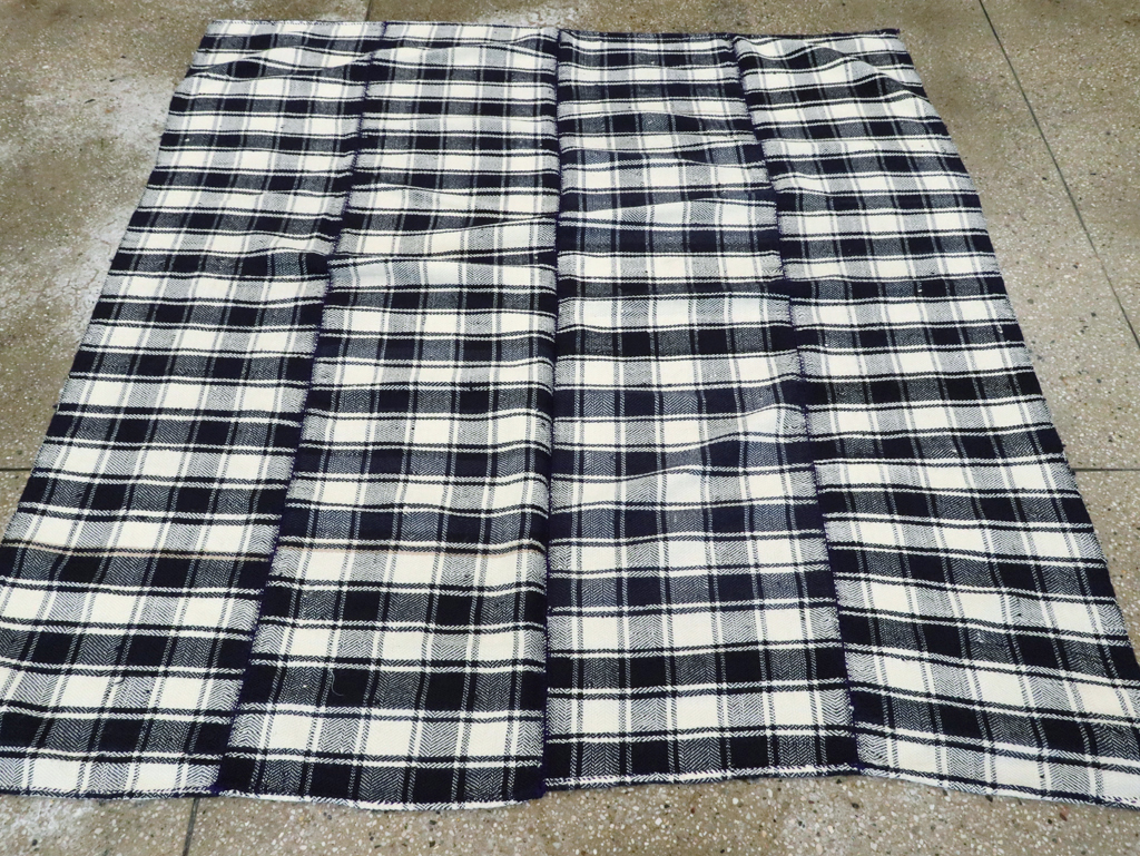 Vintage Persian Square Textile, No.29027 - Gsblank