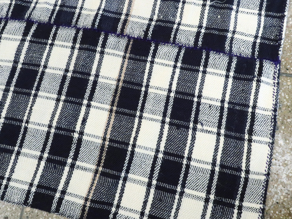 Vintage Persian Square Textile, No.29027 - Gsblank