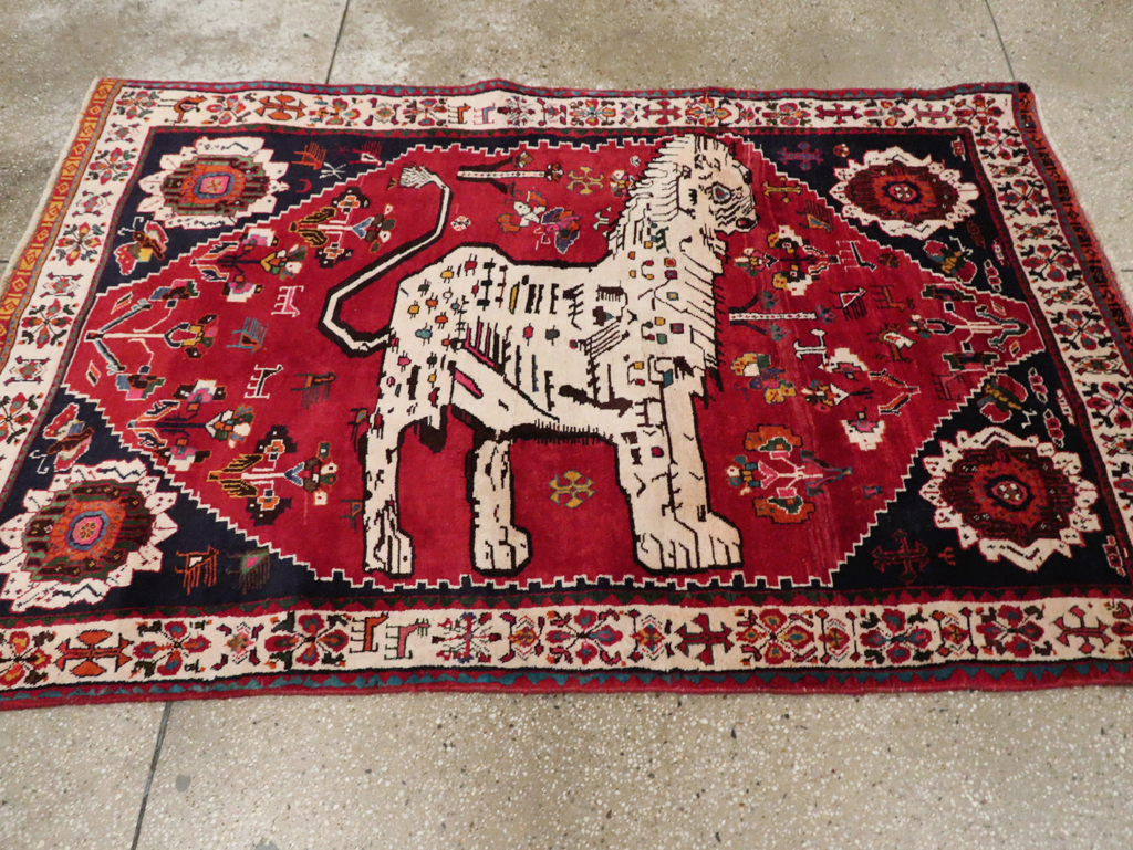Vintage Persian Pictorial Shiraz Rug, No.29061 - Gsblank