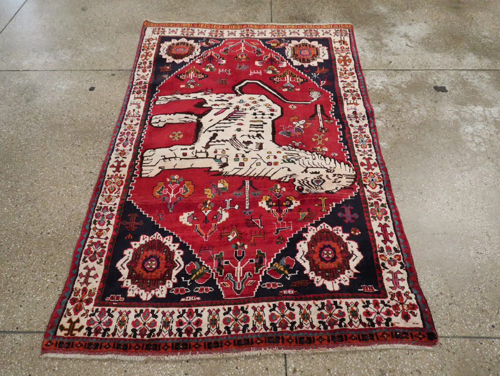 Vintage Persian Pictorial Shiraz Rug, No.29061 - Gsblank