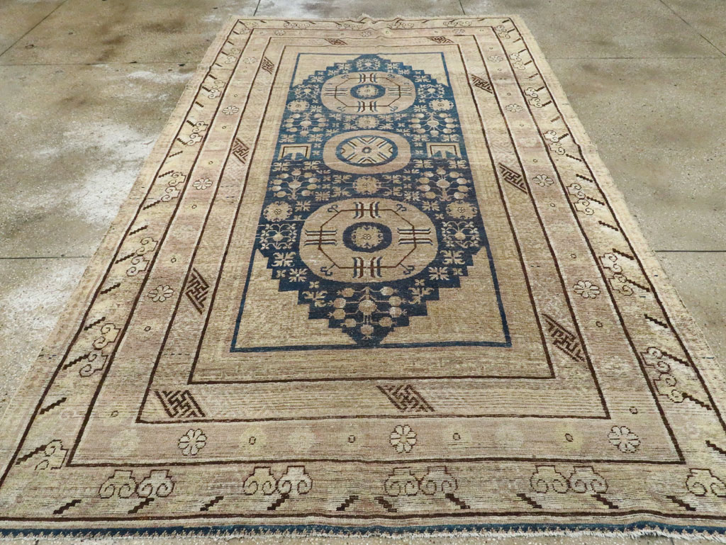 Antique East Turkestan Khotan Carpet, No.29064 - Gsblank
